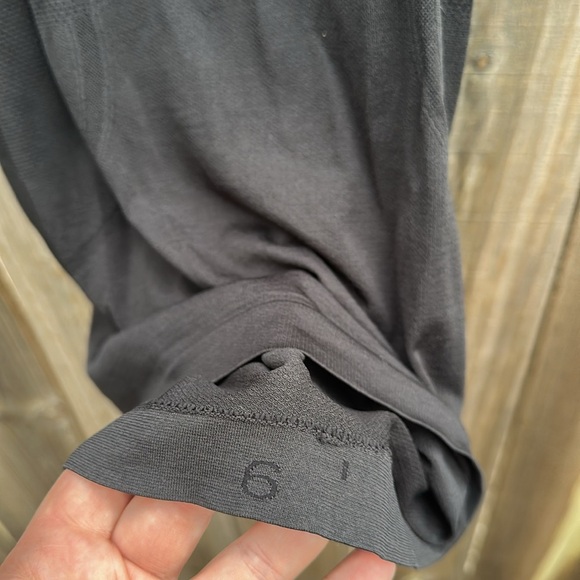 Lululemon Swiftly Tech Black Tank Top size 6 - Picture 2 of 5